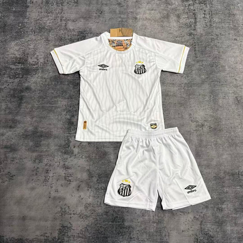 Camisa Santos 26/27 Home Infantil (Umbro) — conjunto frontal